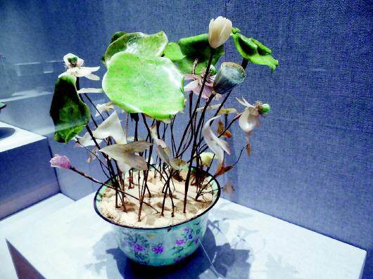 精致的珠宝盆景