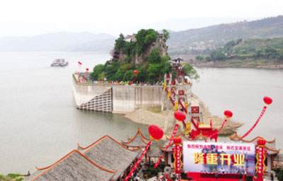 石宝寨变世界最大盆景 门票从15涨至50元(图)