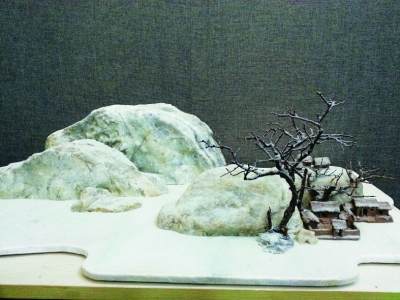 张泽民砚式盆景艺术展正式亮相扬州