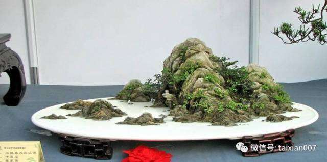 山水盆景的制作方法通常有两种