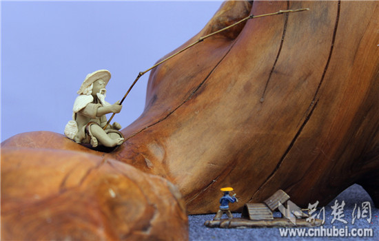 中三角第二届盆景赏石根艺展在咸宁举行(组图)