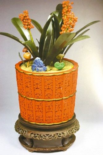 台媒：比起翠玉白菜 乾隆更爱&ldquo;万年青盆景&rdquo;