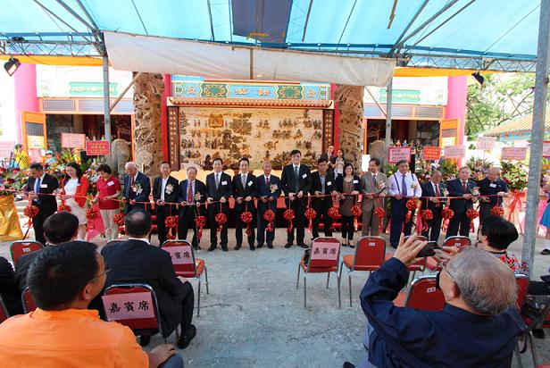 青松观盆景兰花展圆满举行