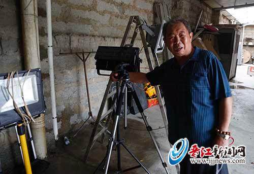 参加泉州市第五届盆景展的3个