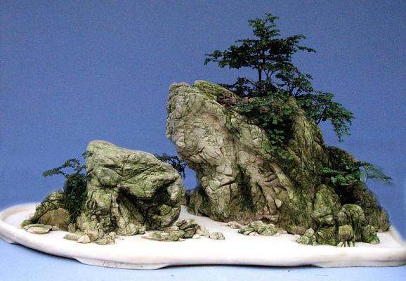 废弃火山石制盆景雕刻 海口一村民