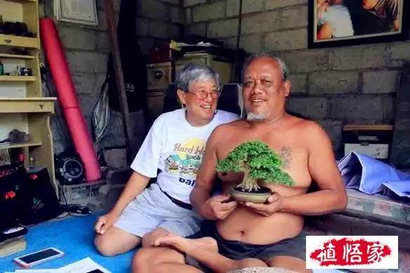 巴厘岛是赤道上的翡翠，而这个老人以及他的作品却是盆景界的翡翠