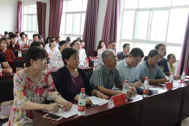 首届“泰山极地杯”灵芝盆景设计大赛圆满落幕