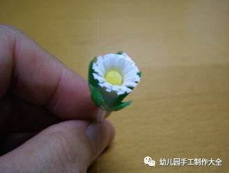 幼儿园手工吸管变废为宝制作漂亮的菊花盆景