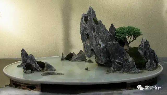 从山水盆景看散点矶石的应用