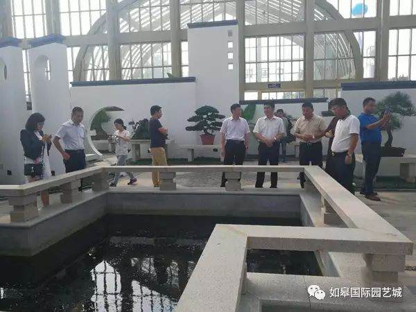 银川市西夏区考察团来如皋考察花木盆景产业