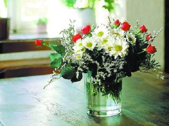 如何欣赏仿真花卉?