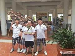 53个天真的笑脸来到了憧憬已久的鸿江盆景园