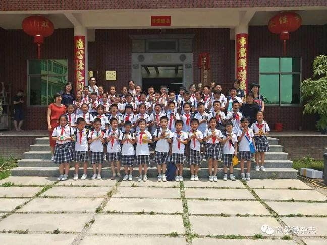 终于迎来了我们期待已久的实践活动&mdash;&mdash;游鸿江盆景园！