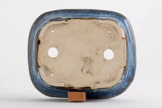 与tomogire一起显示的釉面的椭圆形,与每Kawauso罐一起来的盖印的布料