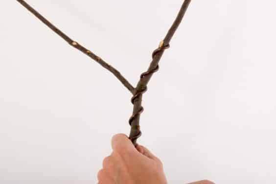 在右侧分支上安装电线