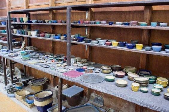 访问日本常滑市的的盆景盆子窑