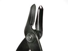 bo<em></em>nsai pliers head detail
