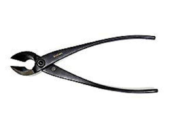 凹形分枝刀是最难以替代的盆景工具之一