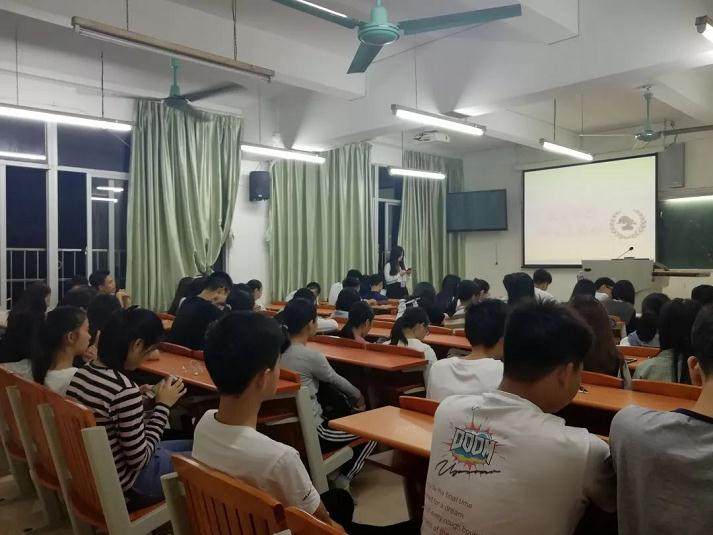 广东高校盆景新生见面会