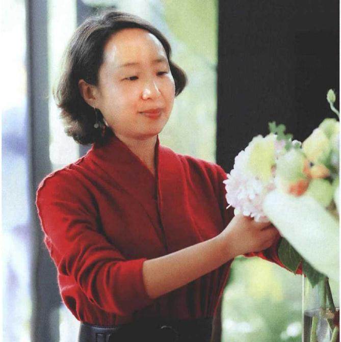 湖北花木盆景协会插花分会副会长 -- 孙艳霞