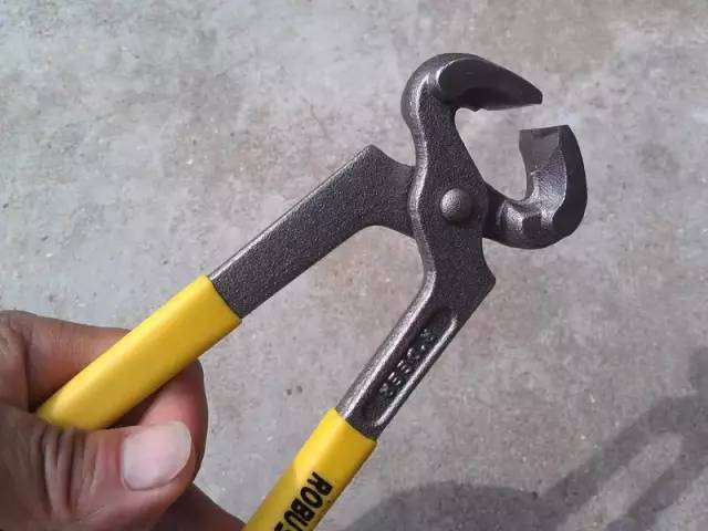 怎么用五金工具起钉器制作盆景破杆钳