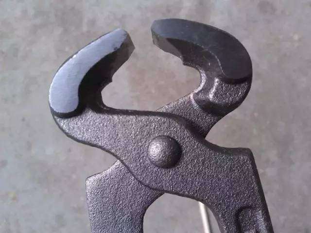 怎么用五金工具起钉器制作盆景破杆钳