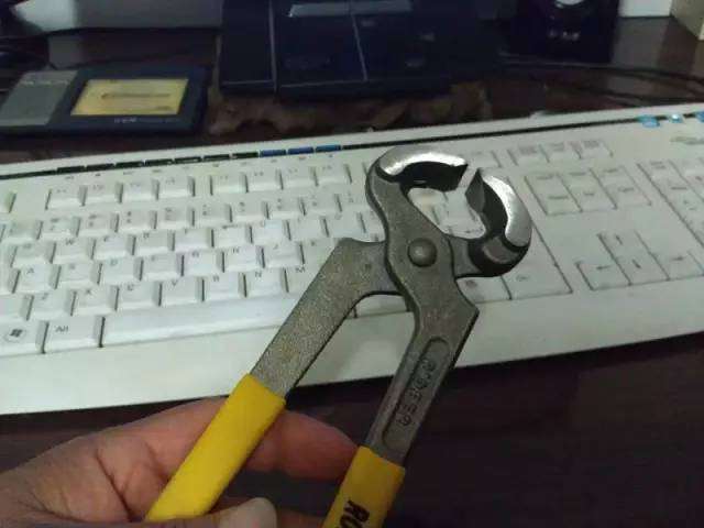 怎么用五金工具起钉器制作盆景破杆钳