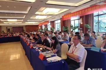 胡乐国大师十分重视盆景教育 注重发掘人才