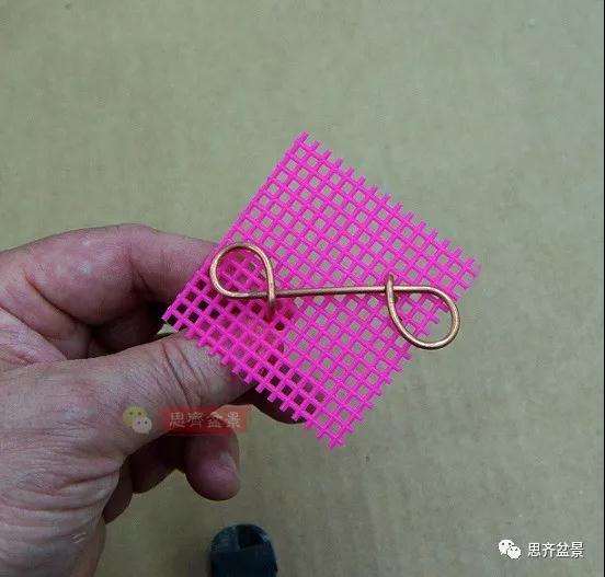 怎么用铝线固定盆景盆底漏网