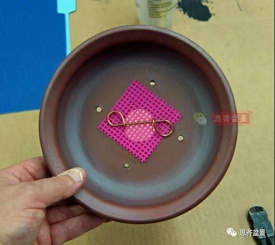 怎么用铝线固定盆景盆底漏网