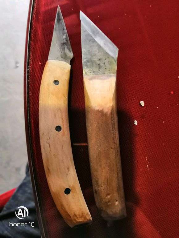 怎么使用清香木下山桩的嫁接刀 图片