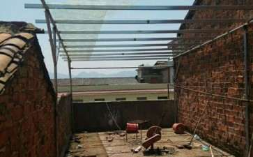 投资3千 在楼顶搭建的多肉大棚 图片