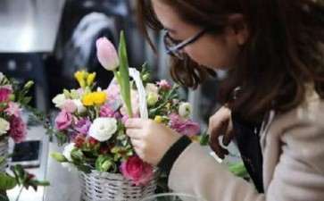 国内的花艺教育机构 499元8节课 贵吗