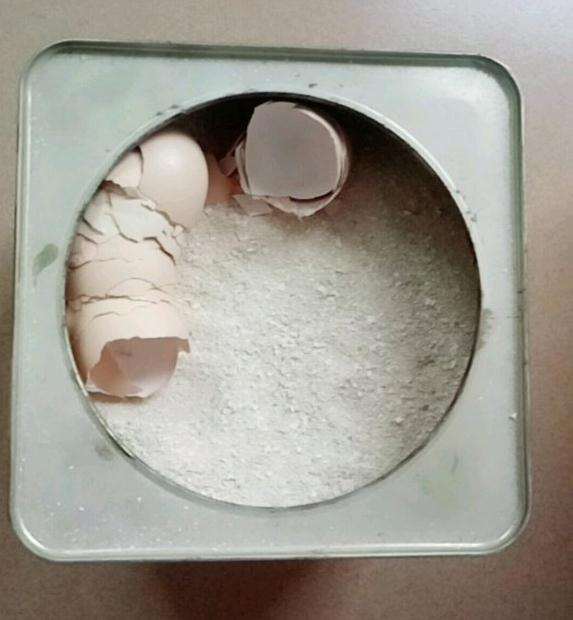 鸡蛋壳粉能放发财树花盆去吗