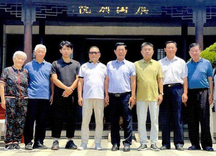 淮安盆景协会拜访江苏联盟