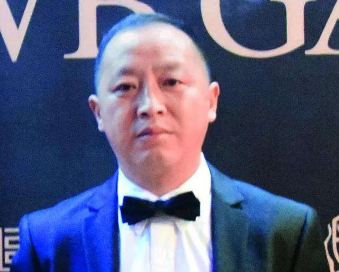 图解 罗汉松盆景10年怎么成型的过程