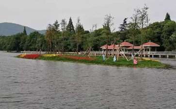 城市触媒理论下的南京市月牙湖滨水空间更新策略