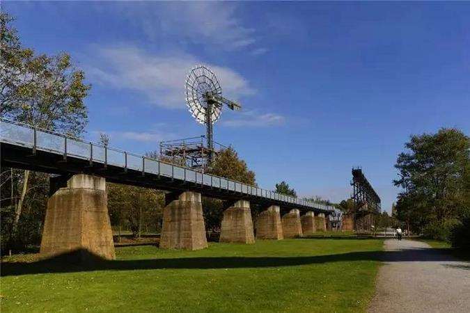 后工业景观公园早已突破传统公园的内涵