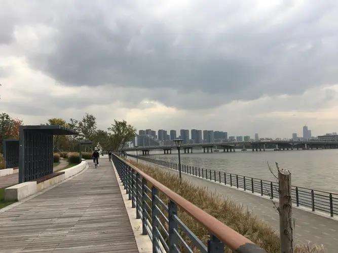 姚江滨水公共空间社区参与的必要性和意义