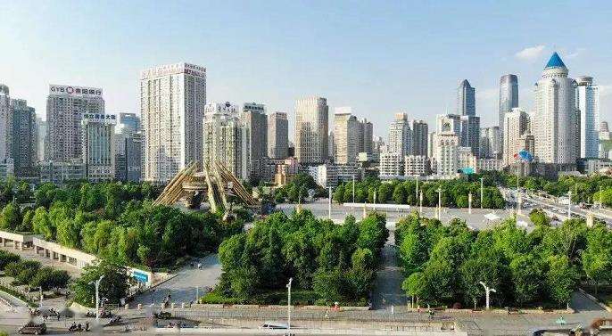 贵阳市城市道路绿化优化策略