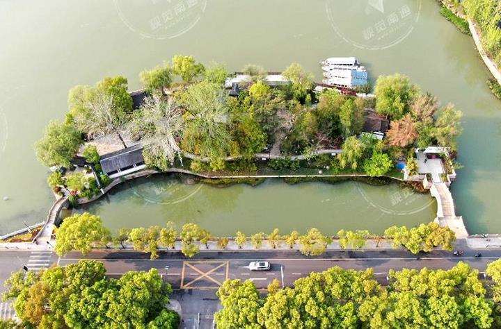 焦秉贞《怡园图》